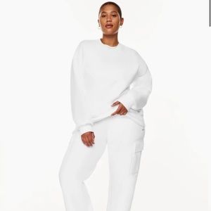Aritzia TNA Cozy Fleece Boyfriend Sweatshirt